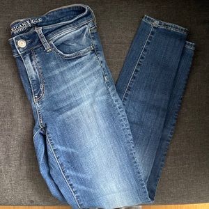 Medium wash skinny jeans